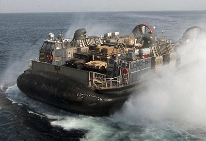 جولة داخل حوامة المارينز ال HoverCraft LCAC